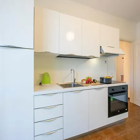 Fiorita Apartment
