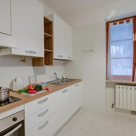 Fiorita Apartment